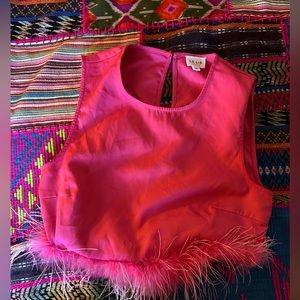 Lelis pink feather crop tank top 💖 size S, NWOT